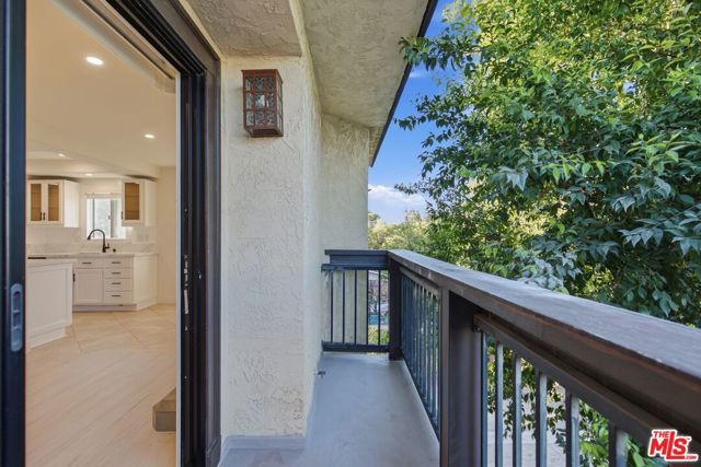 13025 Moorpark Street 208, Los Angeles, CA 91604
