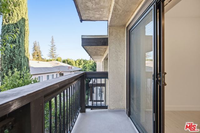 13025 Moorpark Street 208, Los Angeles, CA 91604