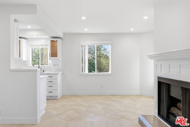 13025 Moorpark Street 208, Los Angeles, CA 91604