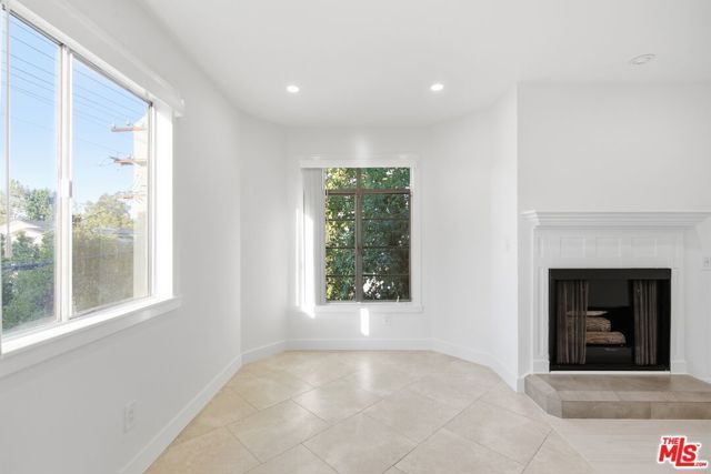 13025 Moorpark Street 208, Los Angeles, CA 91604