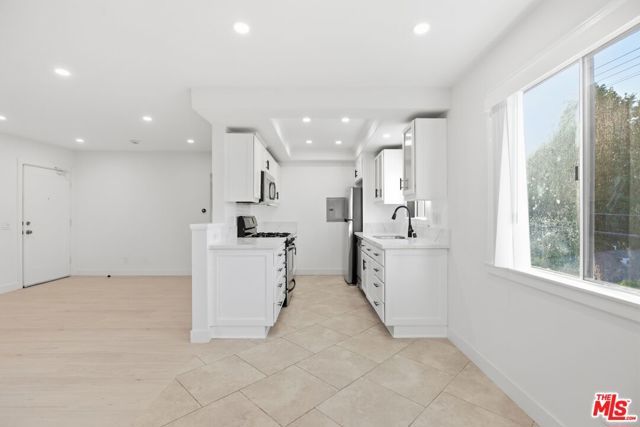 13025 Moorpark Street 208, Los Angeles, CA 91604