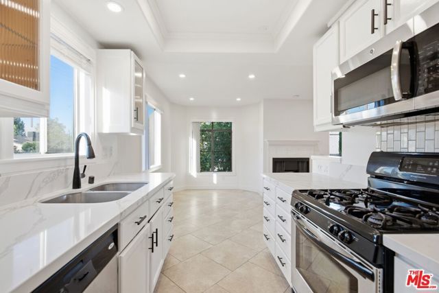 13025 Moorpark Street 208, Los Angeles, CA 91604
