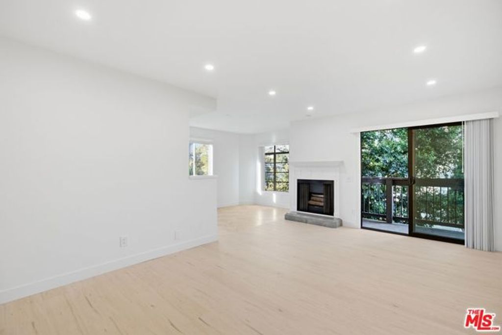 13025 Moorpark Street 208, Los Angeles, CA 91604
