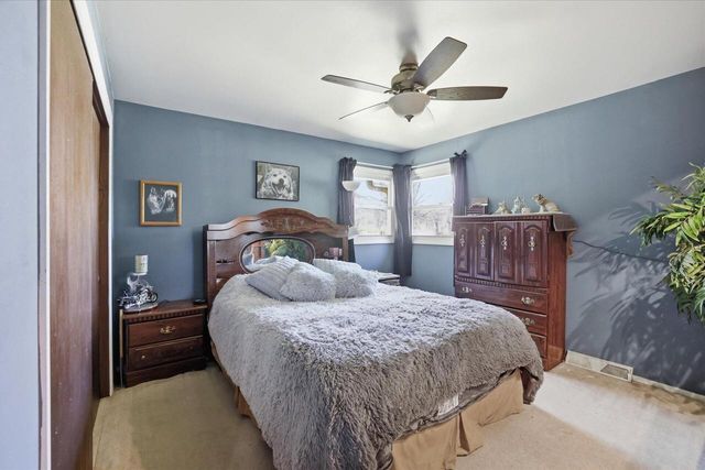 5845 Oxford LANE, New Berlin, WI 53146