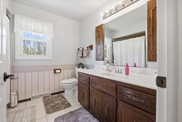 5845 Oxford LANE, New Berlin, WI 53146