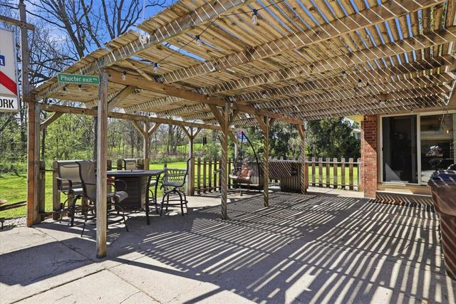 5845 Oxford LANE, New Berlin, WI 53146