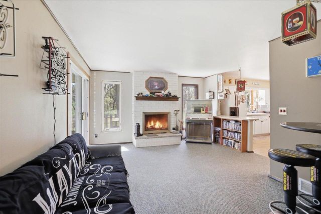 5845 Oxford LANE, New Berlin, WI 53146
