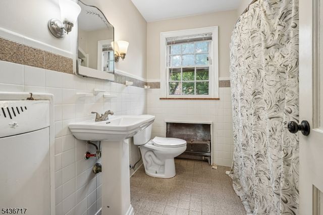 13 Van Velsor Pl, Newark City, NJ 07112