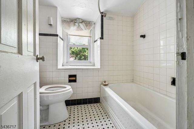13 Van Velsor Pl, Newark City, NJ 07112
