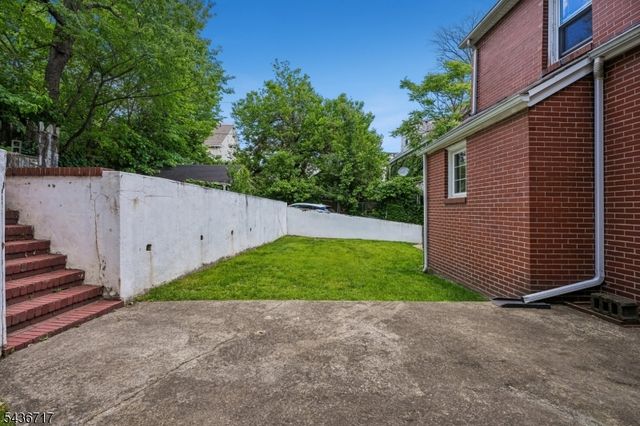 13 Van Velsor Pl, Newark City, NJ 07112
