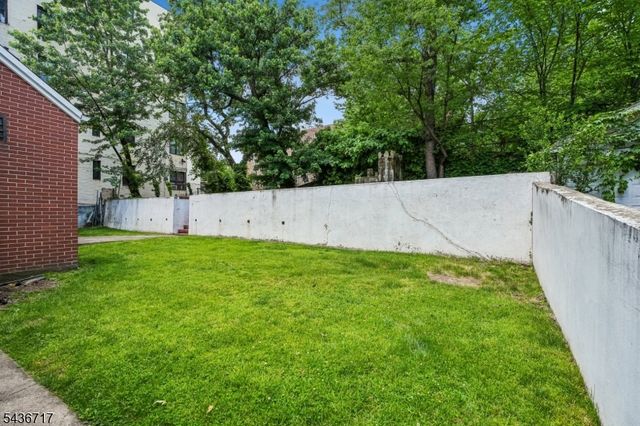 13 Van Velsor Pl, Newark City, NJ 07112