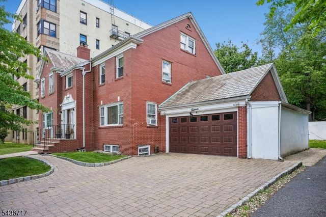 13 Van Velsor Pl, Newark City, NJ 07112