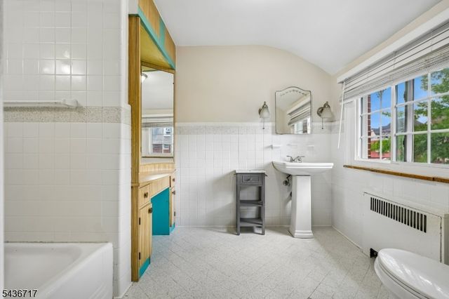 13 Van Velsor Pl, Newark City, NJ 07112