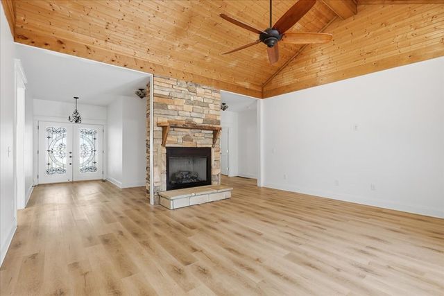 135 Floyds Way, Blairsville, GA 30512