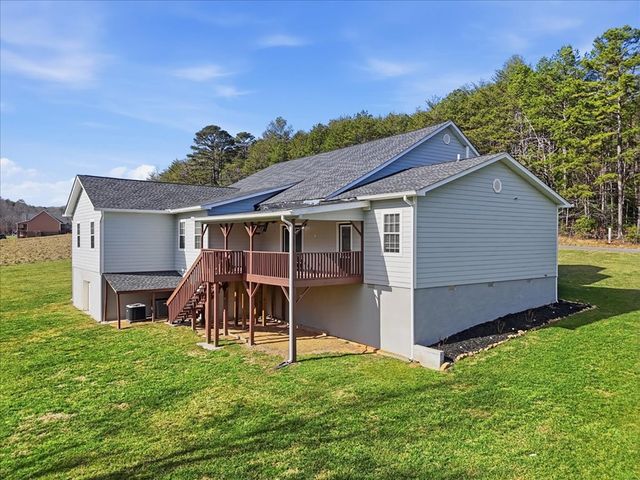135 Floyds Way, Blairsville, GA 30512
