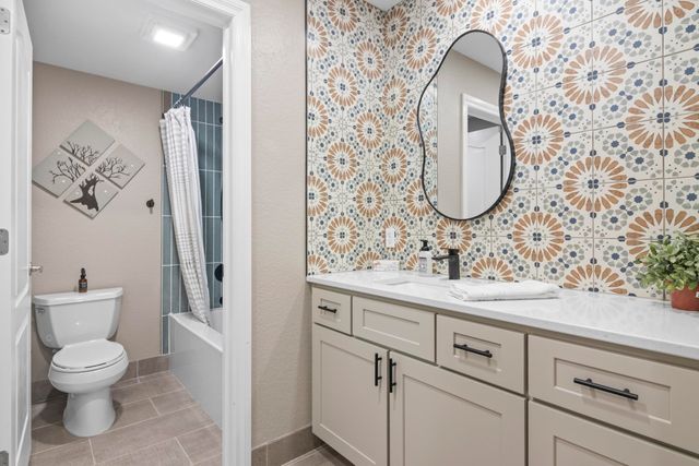 2390 Lake Chandler Drive, East Bay Twp, MI 49696