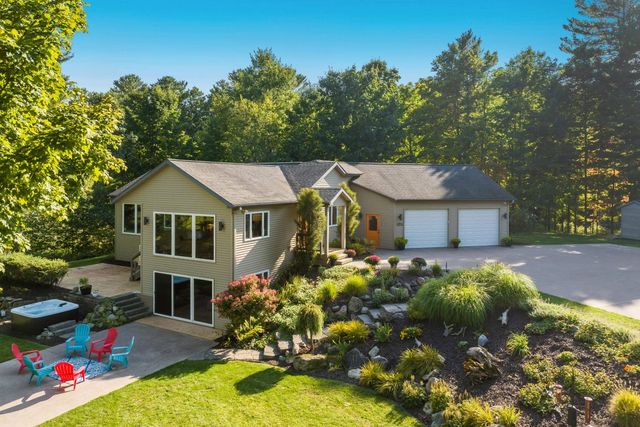 2390 Lake Chandler Drive, East Bay Twp, MI 49696