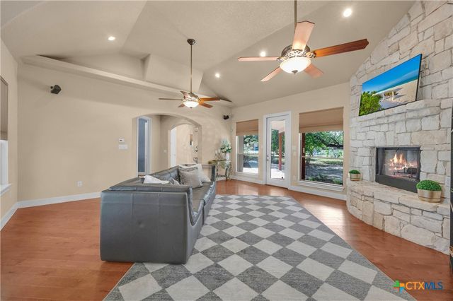 10319 Oak Forest Way, New Braunfels, TX 78132