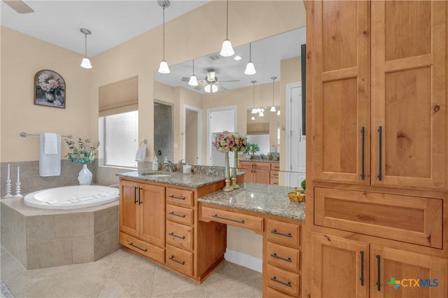 10319 Oak Forest Way, New Braunfels, TX 78132