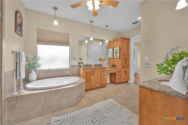 10319 Oak Forest Way, New Braunfels, TX 78132