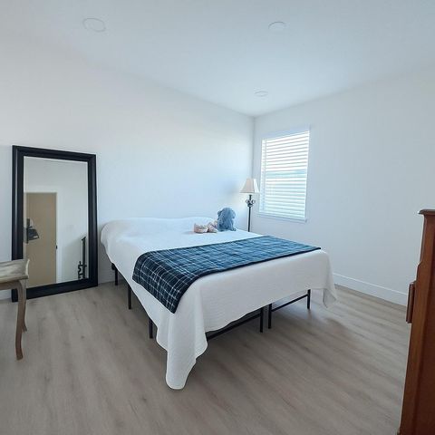 1905 Emerald Breeze Court, Pearland, TX 77089