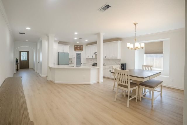 1905 Emerald Breeze Court, Pearland, TX 77089