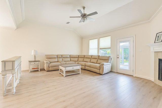 1905 Emerald Breeze Court, Pearland, TX 77089