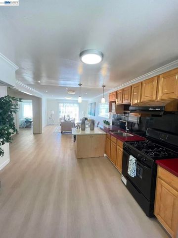 478 Joost Ave, San Francisco, CA 94127
