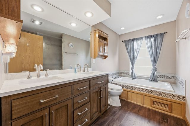 818 High Point Drive SW, Cedar Rapids, IA 52404