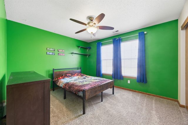 818 High Point Drive SW, Cedar Rapids, IA 52404