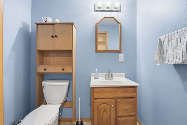 818 High Point Drive SW, Cedar Rapids, IA 52404