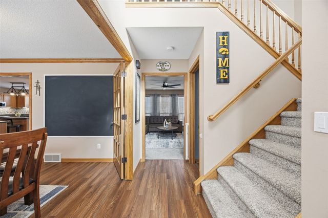 818 High Point Drive SW, Cedar Rapids, IA 52404