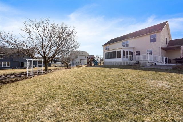 818 High Point Drive SW, Cedar Rapids, IA 52404