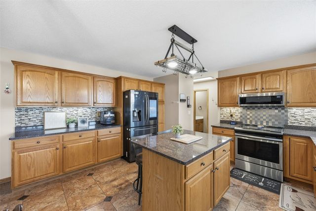 818 High Point Drive SW, Cedar Rapids, IA 52404