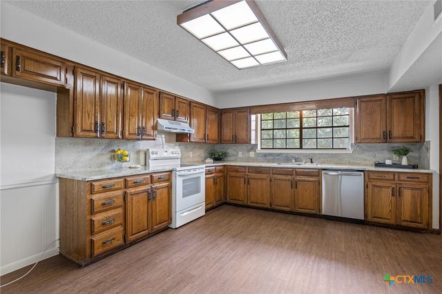 2801 Arrowhead Circle, Temple, TX 76502