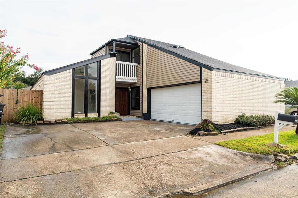 7519 Teal Run Drive, Houston, TX 77071