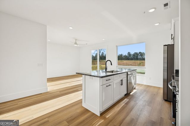 71 Ballard Road, Trenton, GA 30752