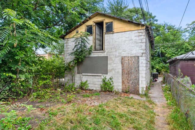 6405 S Eberhart Avenue, Chicago, IL 60637