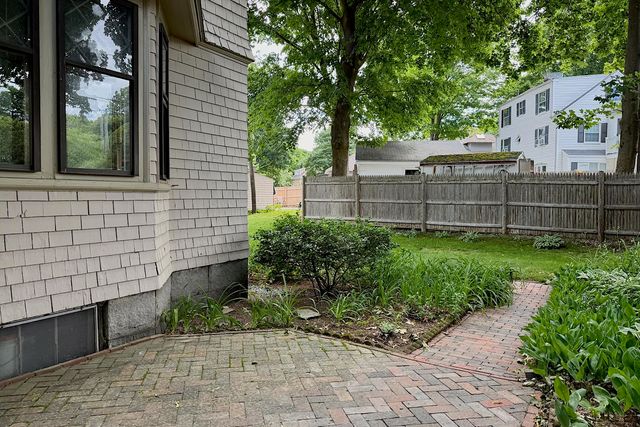 151 Lafayette Rd Apt 1, Portsmouth, NH 03801