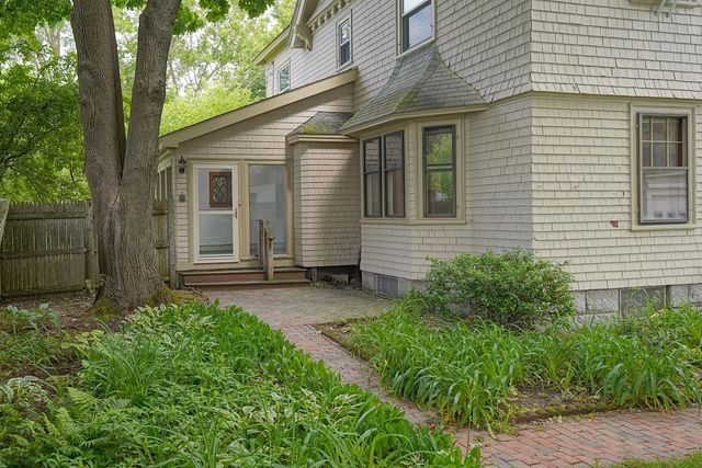 151 Lafayette Rd Apt 1, Portsmouth, NH 03801