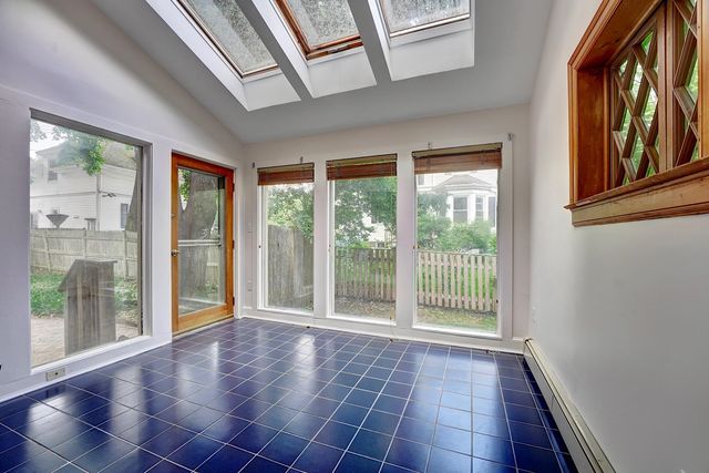 151 Lafayette Rd Apt 1, Portsmouth, NH 03801