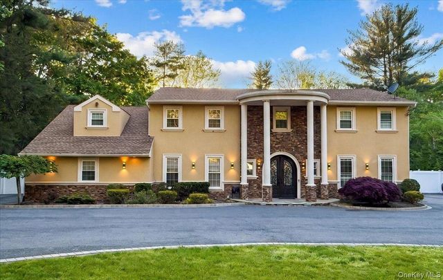 626 Caledonia Road, Dix Hills, NY 11746