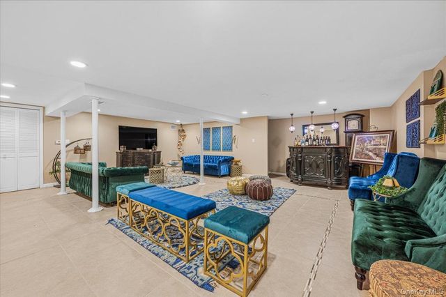 626 Caledonia Road, Dix Hills, NY 11746