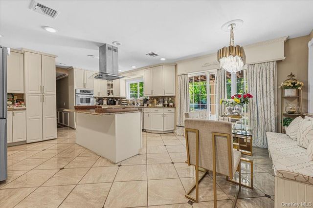 626 Caledonia Road, Dix Hills, NY 11746