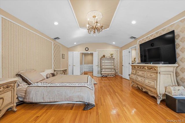 626 Caledonia Road, Dix Hills, NY 11746