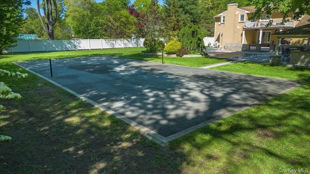 626 Caledonia Road, Dix Hills, NY 11746
