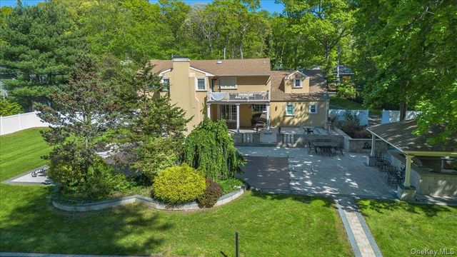 626 Caledonia Road, Dix Hills, NY 11746
