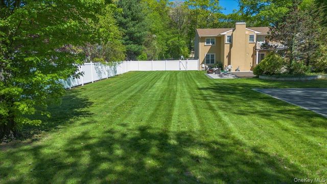 626 Caledonia Road, Dix Hills, NY 11746