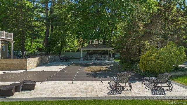 626 Caledonia Road, Dix Hills, NY 11746
