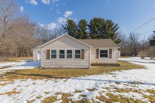 125 Edgewater Drive, Leoni Twp, MI 49254